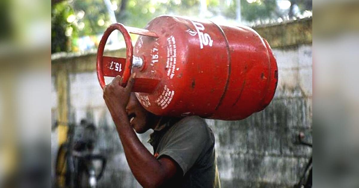 Gas cylinder: ವಾಟ್ಸಾಪ್‌ನೊಂದಿಗೆ ಗ್ಯಾಸ್ ಸಿಲಿಂಡರ್ ಬುಕ್ ಜಸ್ಟ್‌ ಒಂದು ಚಿಟಿಕೆಯಲ್ಲಿ ಮಾಡಿ! ಹೇಗೆ? ಇಲ್ಲಿದೆ ವಿವರ