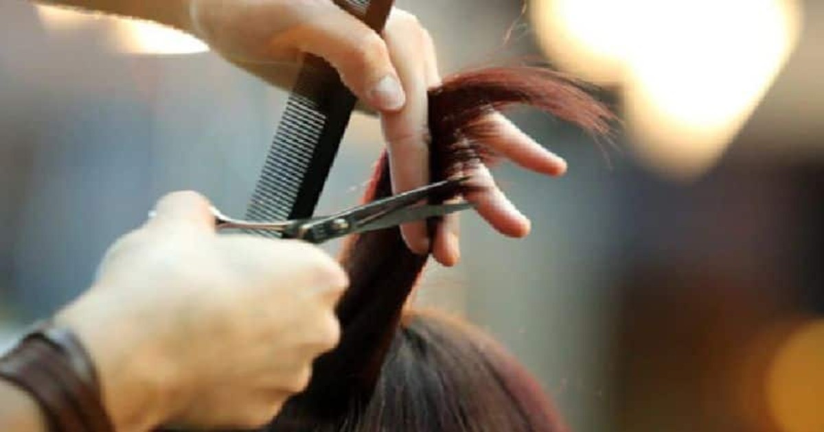 Teacher chops students hair