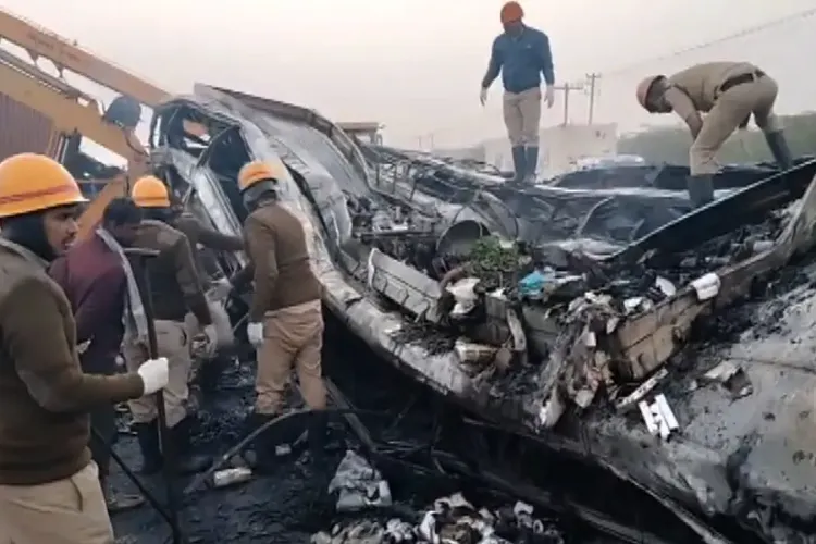 1766643047Chitradurga_Bus-Container_Accident