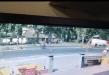 ಮಂಗಳೂರು: ರಾಷ್ಟ್ರೀಯ ಹೆದ್ದಾರಿಗೆ ನುಗ್ಗಿದ ಬೈಕ್ ಗೆ ಕಾರು ಡಿಕ್ಕಿ, ಇಬ್ಬರು ಗಂಭೀರ, ಓರ್ವ ಪಾರು