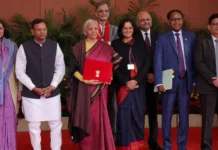 ಬಜೆಟ್: ಕಾಂಜೀವರಂ ಸೀರೆಯೊಂದಿಗೆ ನಿರ್ಮಲಾ ಸೀತಾರಾಮನ್ ಎಂಟ್ರಿ